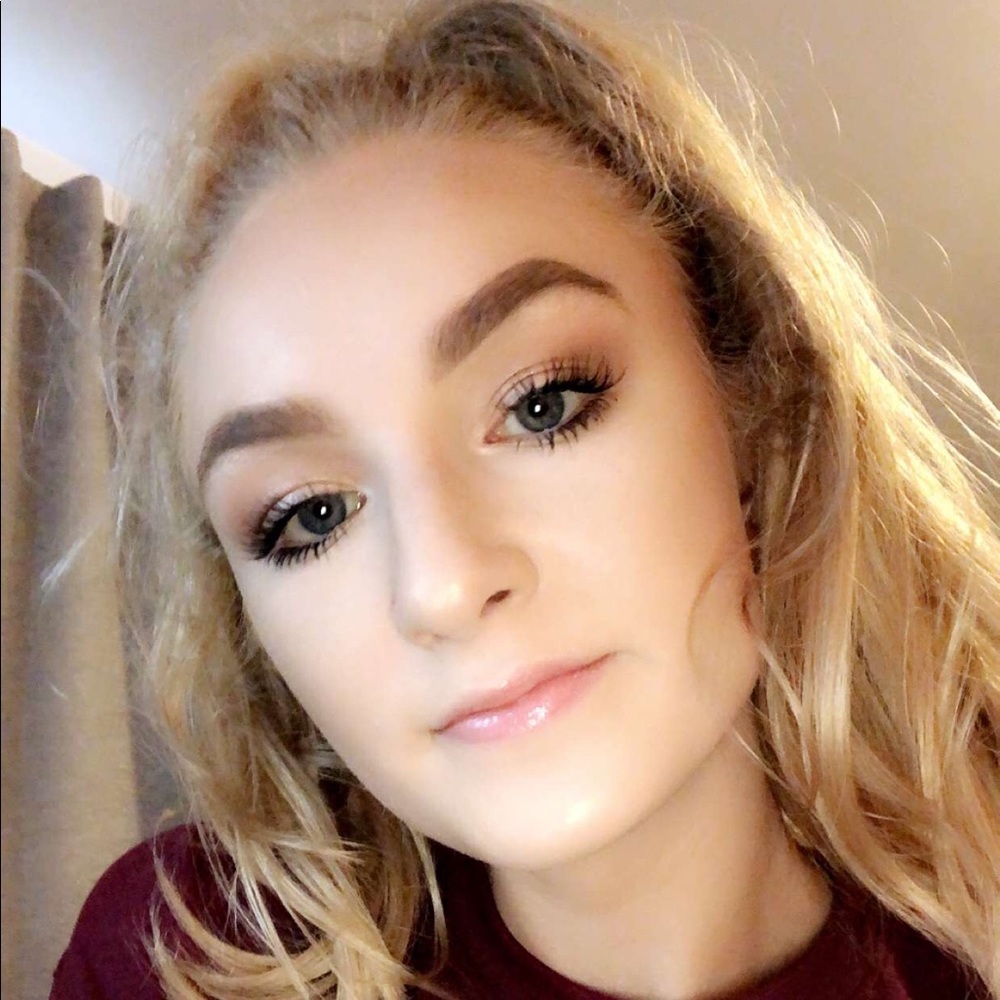 Meet your Posher, Lily